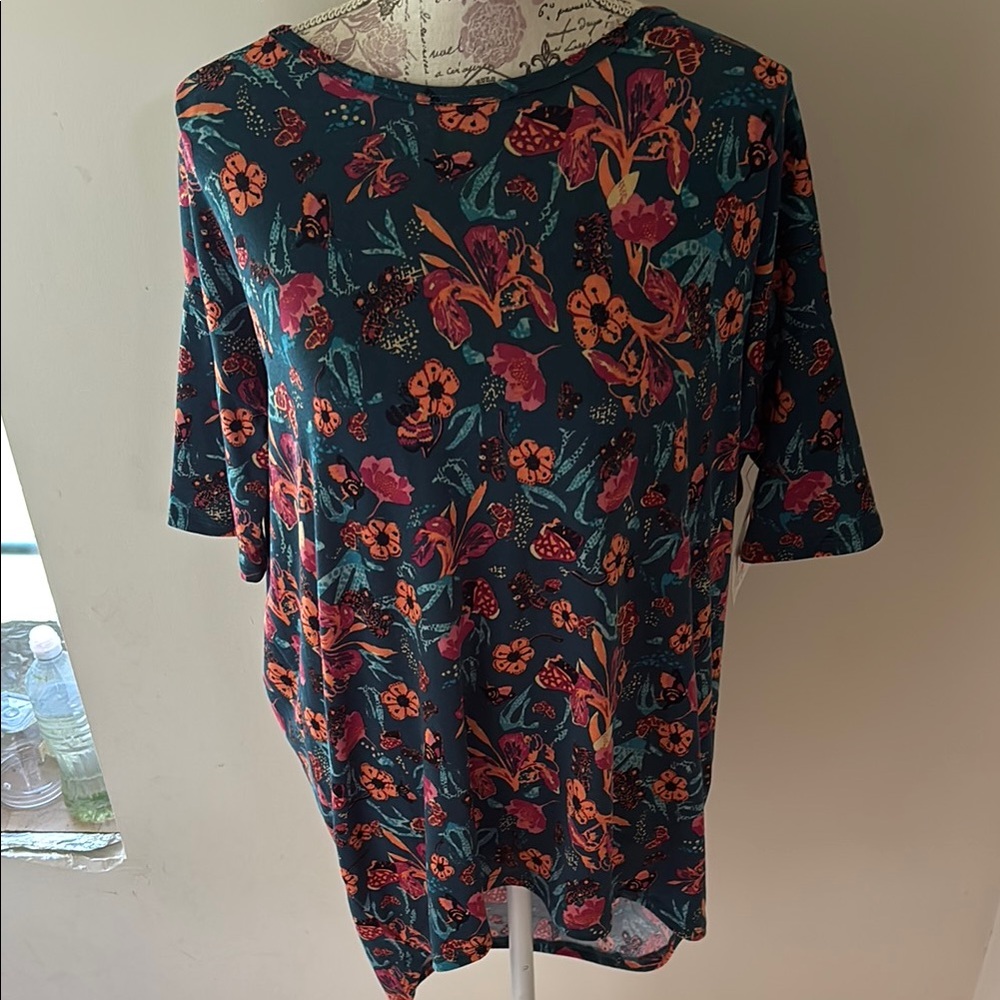 Lularoe floral Irma shirt nwt XS
